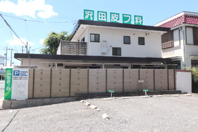 北側駐車場